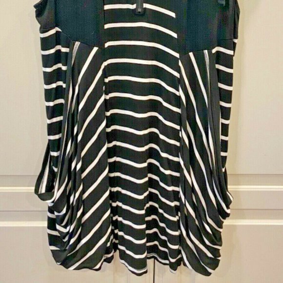 P Luca Milano Top Large Slush Pockets Zip Neck Black White Sleeveless Tunic Top - Picture 2 of 7